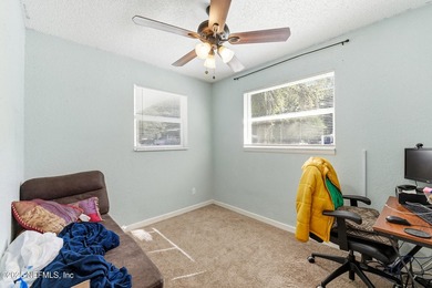 Perfect Starter Home or Investment Opportunity! This 3-bedroom - photo 12