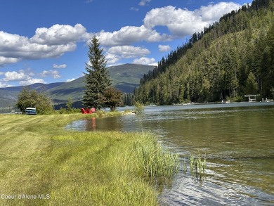 Enjoy lake and mountain views from your covered deck, a - photo 9