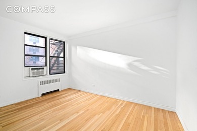 Welcome to The Hamilton in the heart of Greenwich Village! This - photo 8