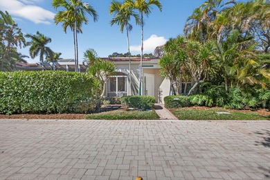 Welcome to this charming 3-bedroom, 2-bath townhouse, with a - photo 3