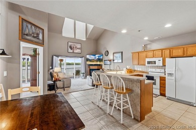 TWO BOAT SLIPS INCLUDED! Spacious, quiet top-floor 4BR/3BA condo - photo 12