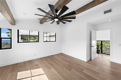 Exquisite Coastal Retreat | Fully Remodeled 3BR/3BA with - photo 12