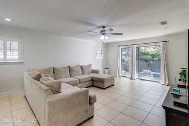 Welcome to 7 Keyser Lane in Gulfport, MS--an inviting home - photo 13