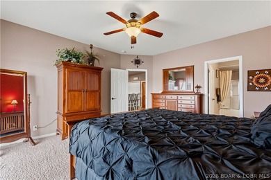 TWO BOAT SLIPS INCLUDED! Spacious, quiet top-floor 4BR/3BA condo - photo 15