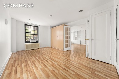 Apartment 2B at One Fifth Avenue presents an exceptional - photo 5