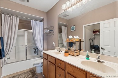 TWO BOAT SLIPS INCLUDED! Spacious, quiet top-floor 4BR/3BA condo - photo 16