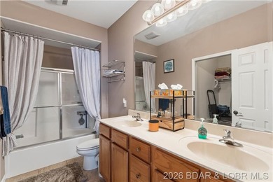 TWO BOAT SLIPS INCLUDED! Spacious, quiet top-floor 4BR/3BA condo - photo 16