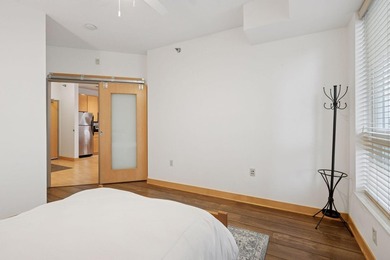 Welcome to University Flats in Prospect Park! Walk, bike, or - photo 17