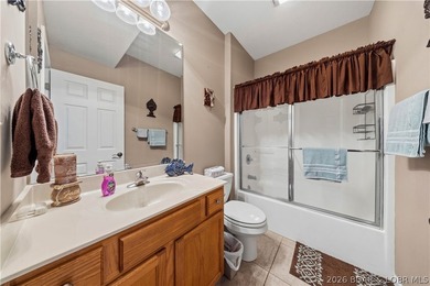 TWO BOAT SLIPS INCLUDED! Spacious, quiet top-floor 4BR/3BA condo - photo 18