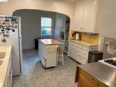 Beautifully maintained duplex located in one of the most - photo 21