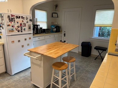 Beautifully maintained duplex located in one of the most - photo 23
