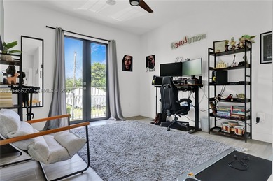 Fully remodeled villa-style residence in the highly desirable - photo 31