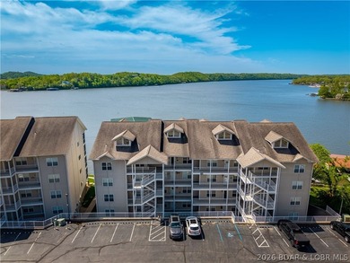 TWO BOAT SLIPS INCLUDED! Spacious, quiet top-floor 4BR/3BA condo - photo 32