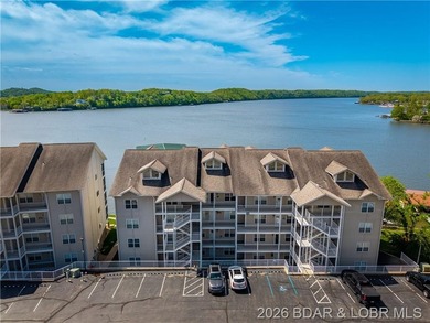 TWO BOAT SLIPS INCLUDED! Spacious, quiet top-floor 4BR/3BA condo - photo 32