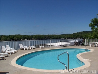 TWO BOAT SLIPS INCLUDED! Spacious, quiet top-floor 4BR/3BA condo - photo 36