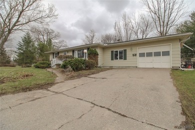 (private lake, pond, coastal) Home For Sale in Medina New York