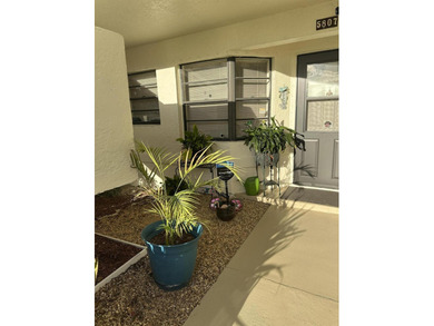 First Floor! New Roof! Lake view! 2 story building new condo - photo 1