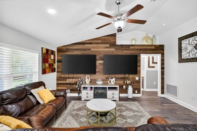 Welcome to your own slice of Florida paradise! This beautifully - photo 12