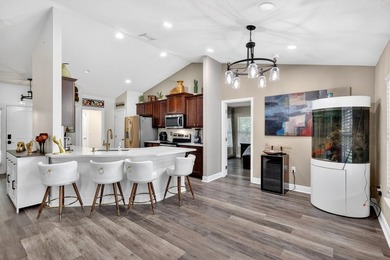 Welcome to your own slice of Florida paradise! This beautifully - photo 13