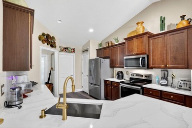Welcome to your own slice of Florida paradise! This beautifully - photo 16