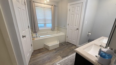 Beautifully updated ranch with exceptional multi-generational - photo 22