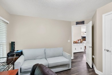 Welcome to your own slice of Florida paradise! This beautifully - photo 34