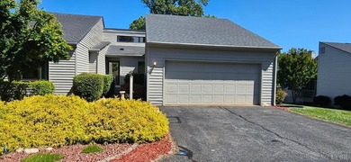 Forest! 1 level end unit townhome w/a 2 car garage,2 Bdrms 2 - photo 1