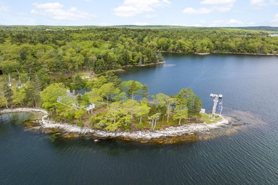 Built in 1917 by John Aspinwall, this extraordinary retreat is - photo 30