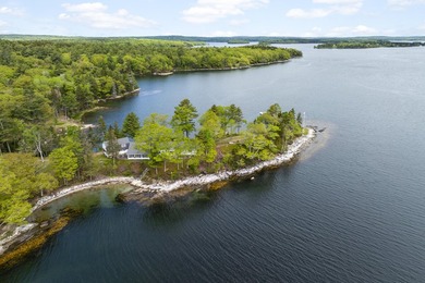 Built in 1917 by John Aspinwall, this extraordinary retreat is - photo 31