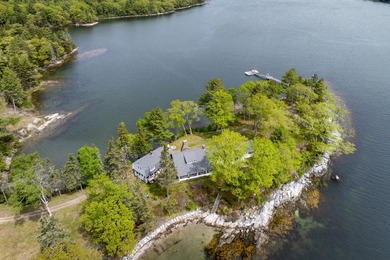 Built in 1917 by John Aspinwall, this extraordinary retreat is - photo 33