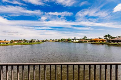 (private lake, pond, creek) Townhome/Townhouse For Sale in Lake Suzy Florida