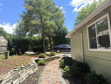 Enjoy the perfect blend of privacy and lake-area living in this - photo 3