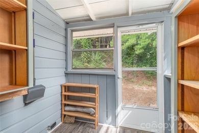 Welcome home to this charming 2-bedroom, 1-bath bungalow nestled - photo 14