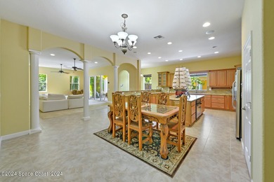 :3 +- Acre Riverfront Estate Home w/ Att 2 car garage plus a - photo 20