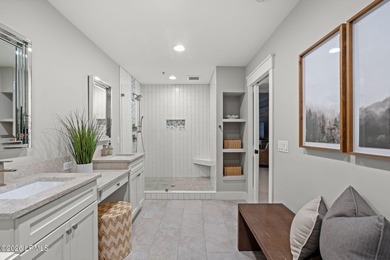 Rare opportunity to own a beautifully high-end renovated corner - photo 22