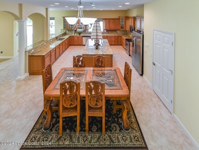 :3 +- Acre Riverfront Estate Home w/ Att 2 car garage plus a - photo 22