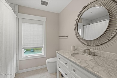 Rare opportunity to own a beautifully high-end renovated corner - photo 25