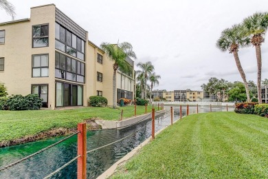 (private lake, pond, creek) Condo For Sale in Largo Florida