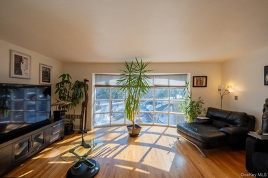Welcome to this beautifully designed 5-bedroom, 3-bath home in - photo 8