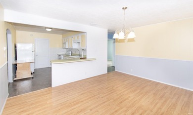 ALL LOANS ACCEPTED!! Step inside this quaint and charming - photo 12