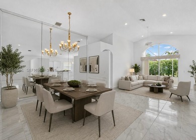 Welcome to this well-maintained Palm Beach residence in Estates - photo 14
