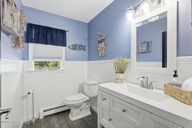 Beautifully updated home on an oversized 18,000+ sq ft corner - photo 17