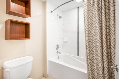 Escape to this fully furnished, groundfloor unit in sought-after - photo 18