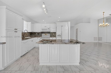 Welcome to this well-maintained Palm Beach residence in Estates - photo 22