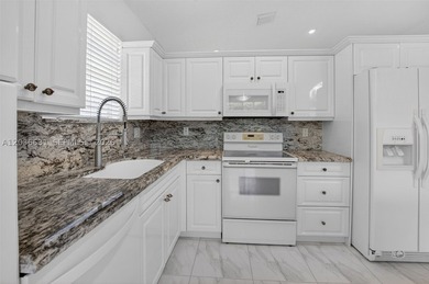 Welcome to this well-maintained Palm Beach residence in Estates - photo 24