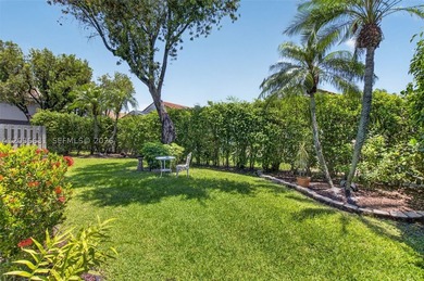 Welcome to this well-maintained Palm Beach residence in Estates - photo 35
