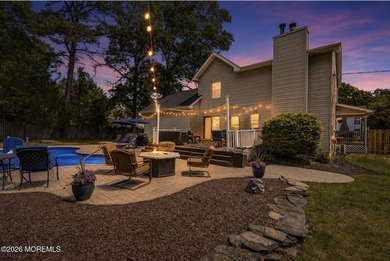 Beautifully updated home on an oversized 18,000+ sq ft corner - photo 44