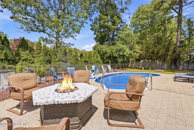 Beautifully updated home on an oversized 18,000+ sq ft corner - photo 47