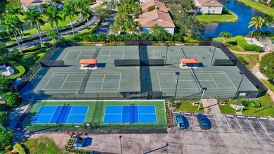 Welcome to this well-maintained Palm Beach residence in Estates - photo 48