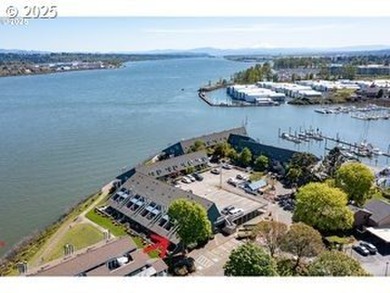 Columbia River - Multnomah County Condo For Sale in Portland Oregon